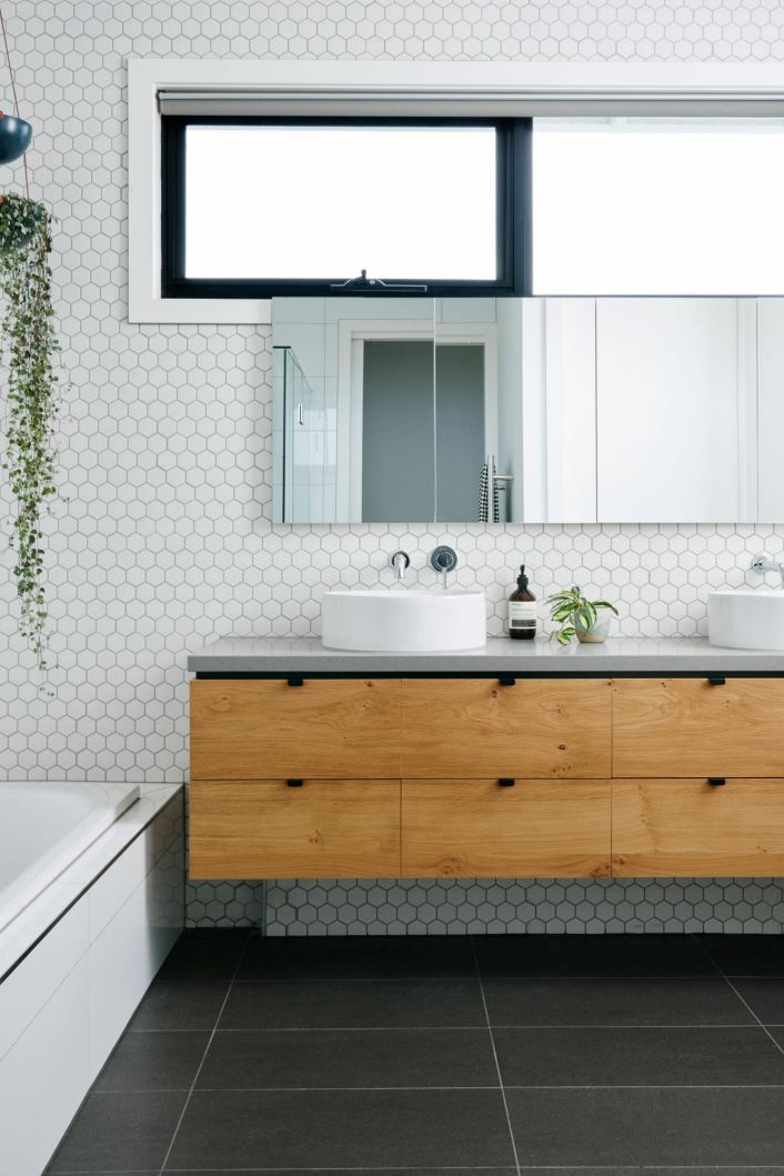 Looking for a fashionable bathroom update? Take your cues from nature then add a big dose of glamour.